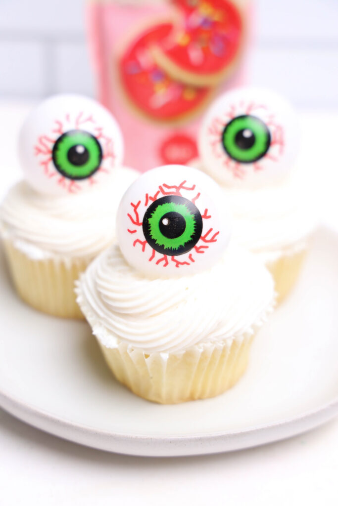 Halloween Eyeball Cupcakes