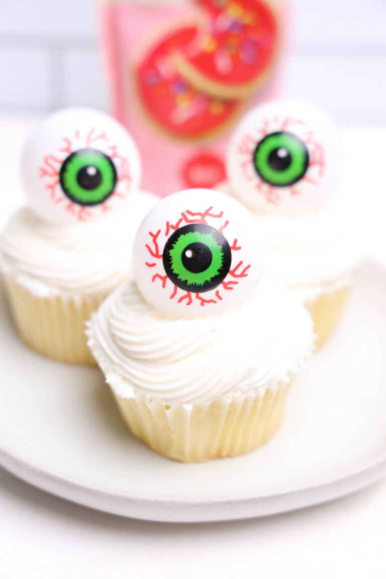 Halloween Eyeball Cupcakes