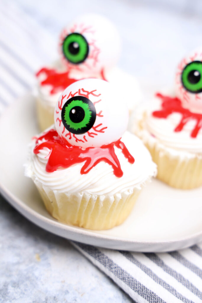 Halloween Eyeball Cupcakes
